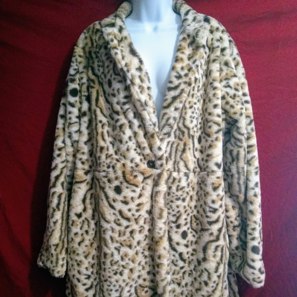 *Gorgeous Plus Leopard Print Faux Fur Coat*